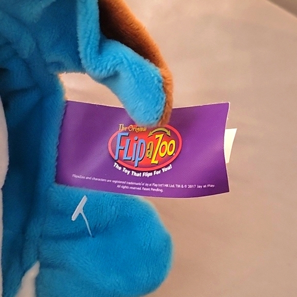 11" Flip A Zoo Reversible Plush Stuffed Toy Willow Walrus Harper Dolphin 2 in 1 - Picture 2 of 4